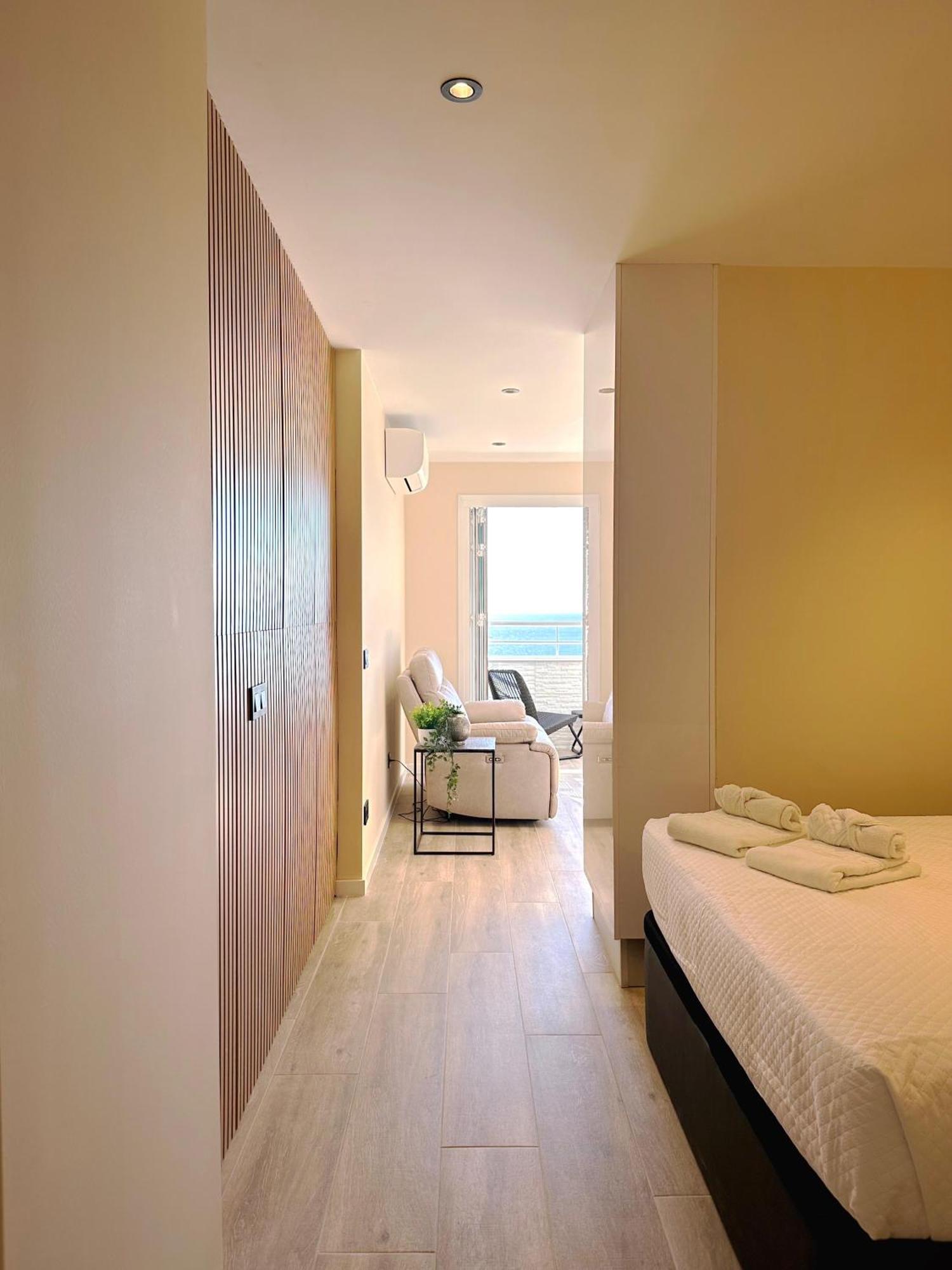Penthouse On The Beach Empuriabrava Exterior photo